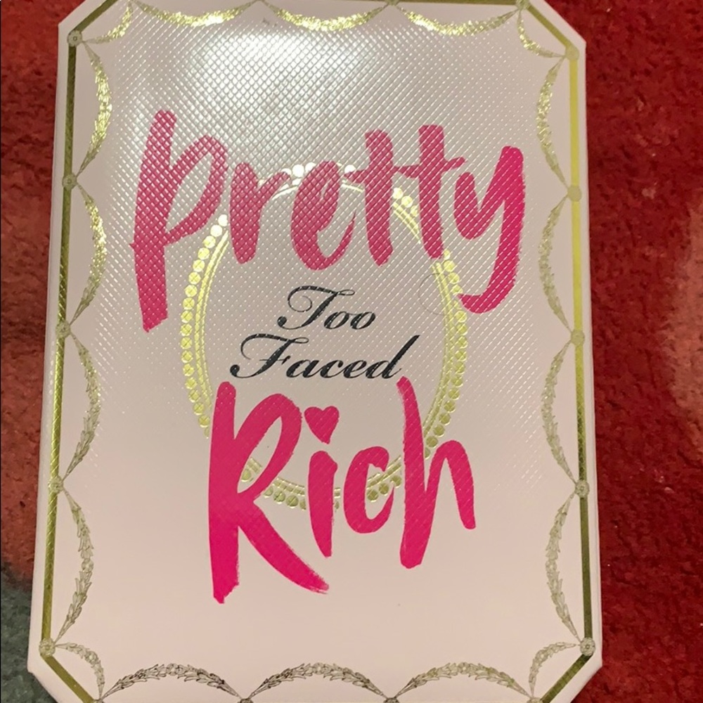 Too faced eyeshadow